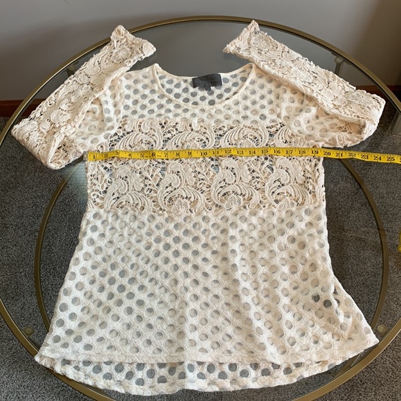 Sunday In Brooklyn Top - Picture 7 of 12